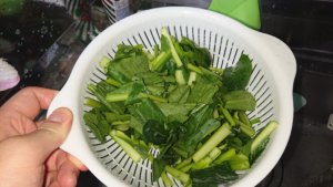 【簡単調理！】小松菜と豚肉のチャンプルーパスタ