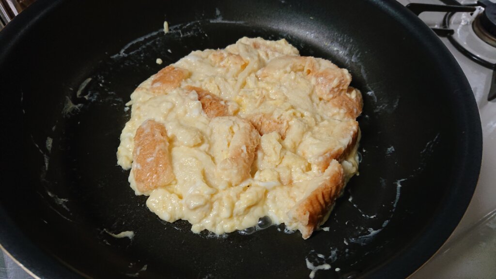 余った食パンで簡単おやつ！サッと作れるフレンチトーストのレシピを紹介！