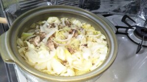 【おすすめレシピ紹介！】簡単ヘルシーでダイエットにぴったりな鯖缶のキャベツ煮込み